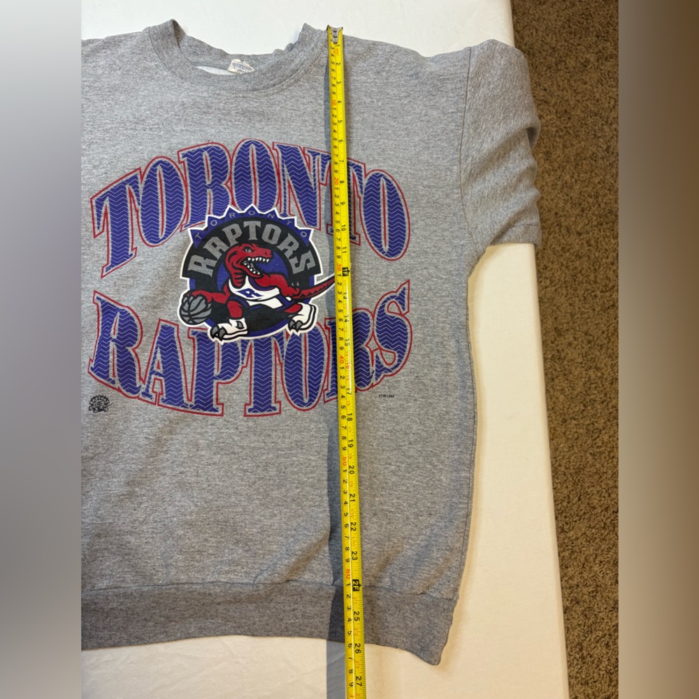 Vintage Toronto Raptors STARTER Grey Sweatshirt with Navy Logo Tag - Picture 8 of 9